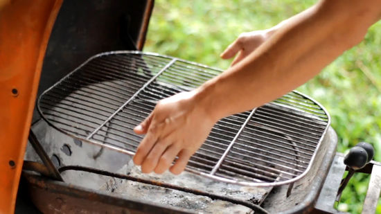 how to set up a charcoal grill
